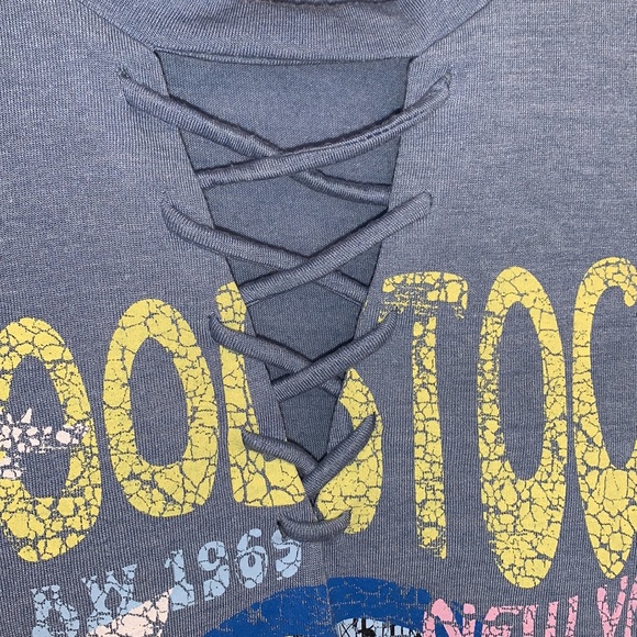 Vintage Concert Tess Inspired Woodstock New York V-neck Lace up Tee Small - Picture 4 of 6